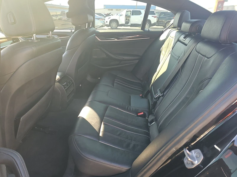 BMW 540 * Head-Up* HARMAN* KEYLESS* , снимка 8 - Автомобили и джипове - 53284191