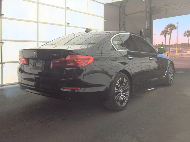BMW 540 * Head-Up* HARMAN* KEYLESS* , снимка 3 - Автомобили и джипове - 53284191