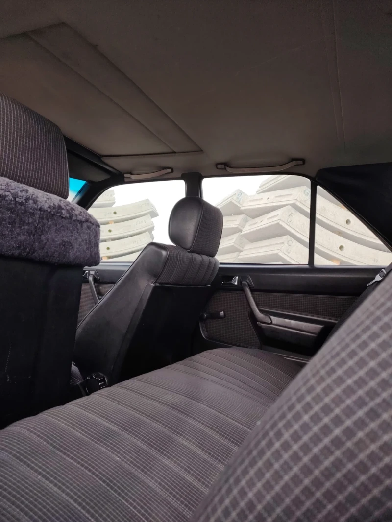 Mercedes-Benz 190, снимка 6 - Автомобили и джипове - 53479204