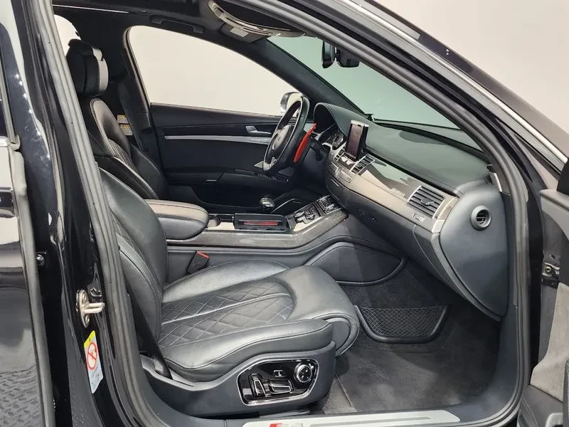 Audi S8 4.0 TFSI Quattro, снимка 11 - Автомобили и джипове - 54203749