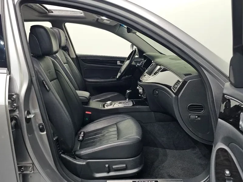 Hyundai Genesis 3.3, снимка 11 - Автомобили и джипове - 54618155