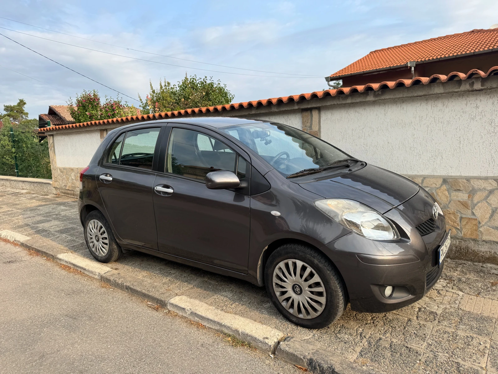 Toyota Yaris  - изображение 4