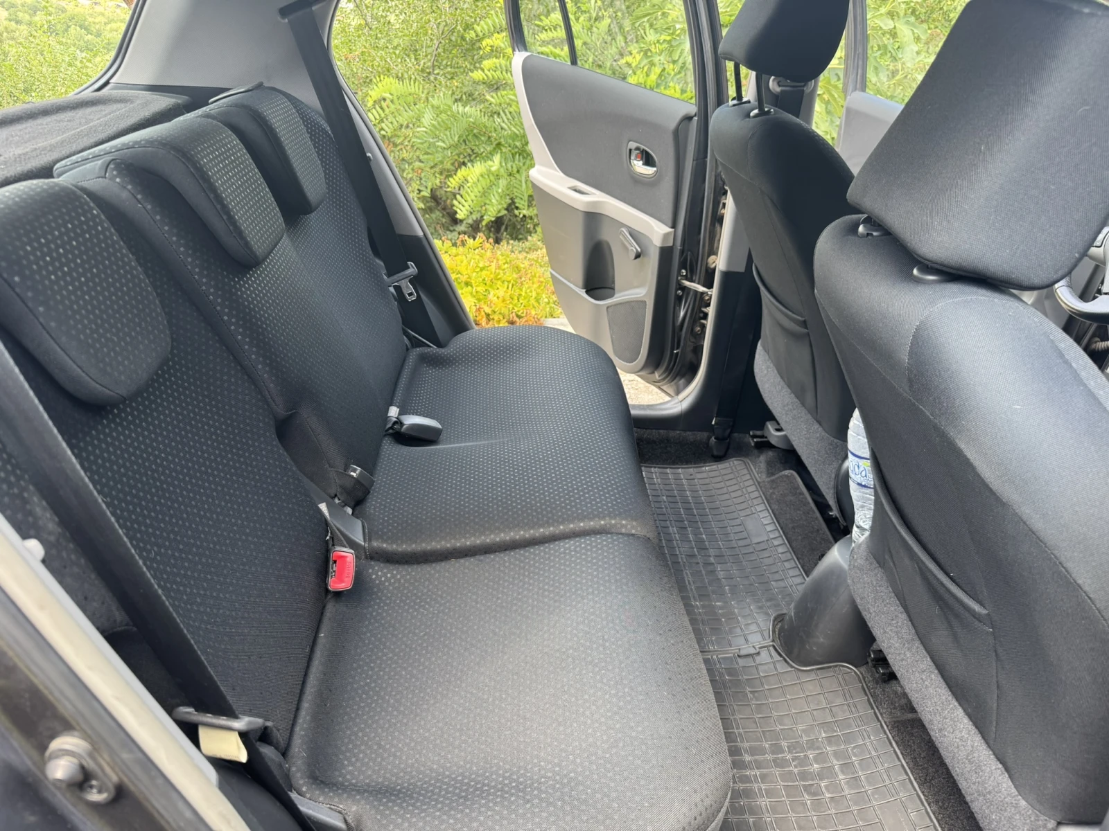 Toyota Yaris  - изображение 5