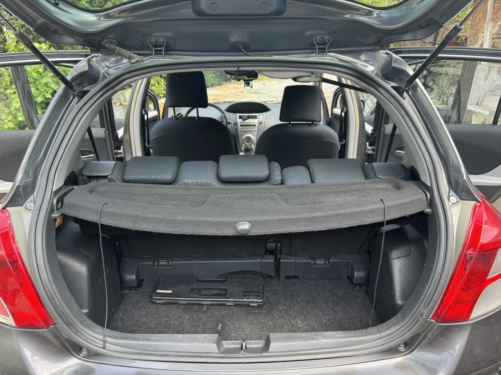 Toyota Yaris  - изображение 8