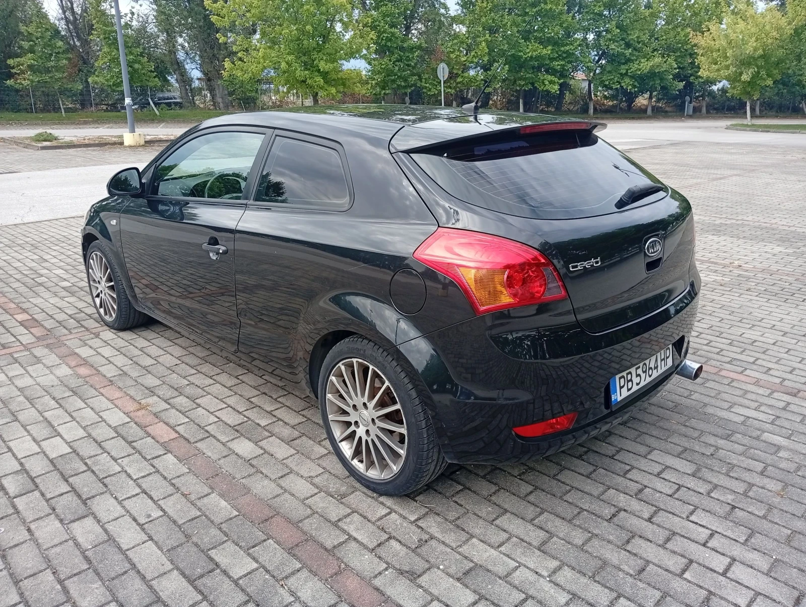 Kia Ceed 1.4 16V COUPE  - изображение 4