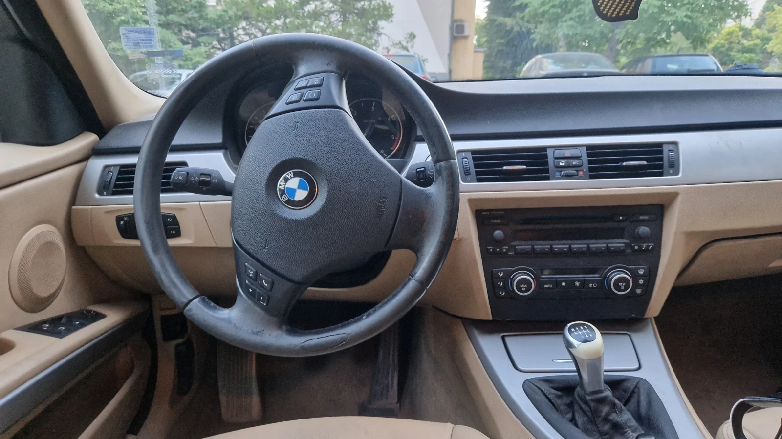 BMW 320 2.0D - изображение 4