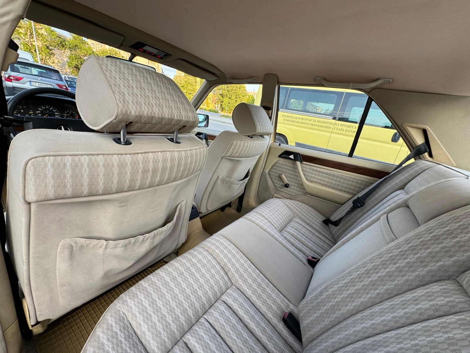 Mercedes-Benz 124  - изображение 10