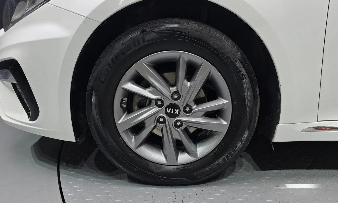 Kia K5  - изображение 5