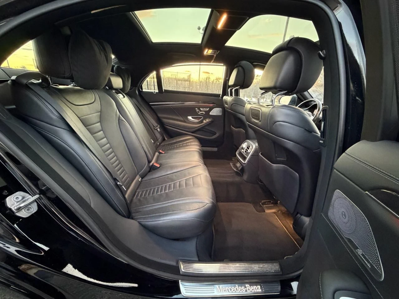 Mercedes-Benz S 560  - изображение 6