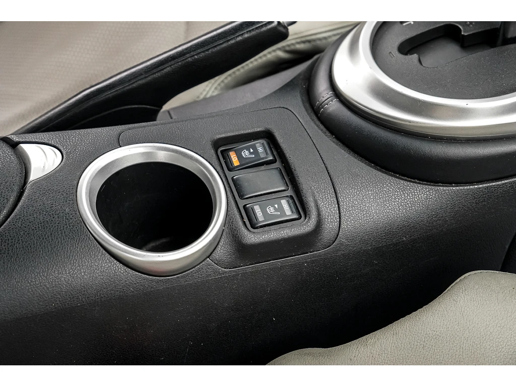 Nissan 370Z TOURING COUPE | CLEAN CARFAX | HEATED SEATS - изображение 10