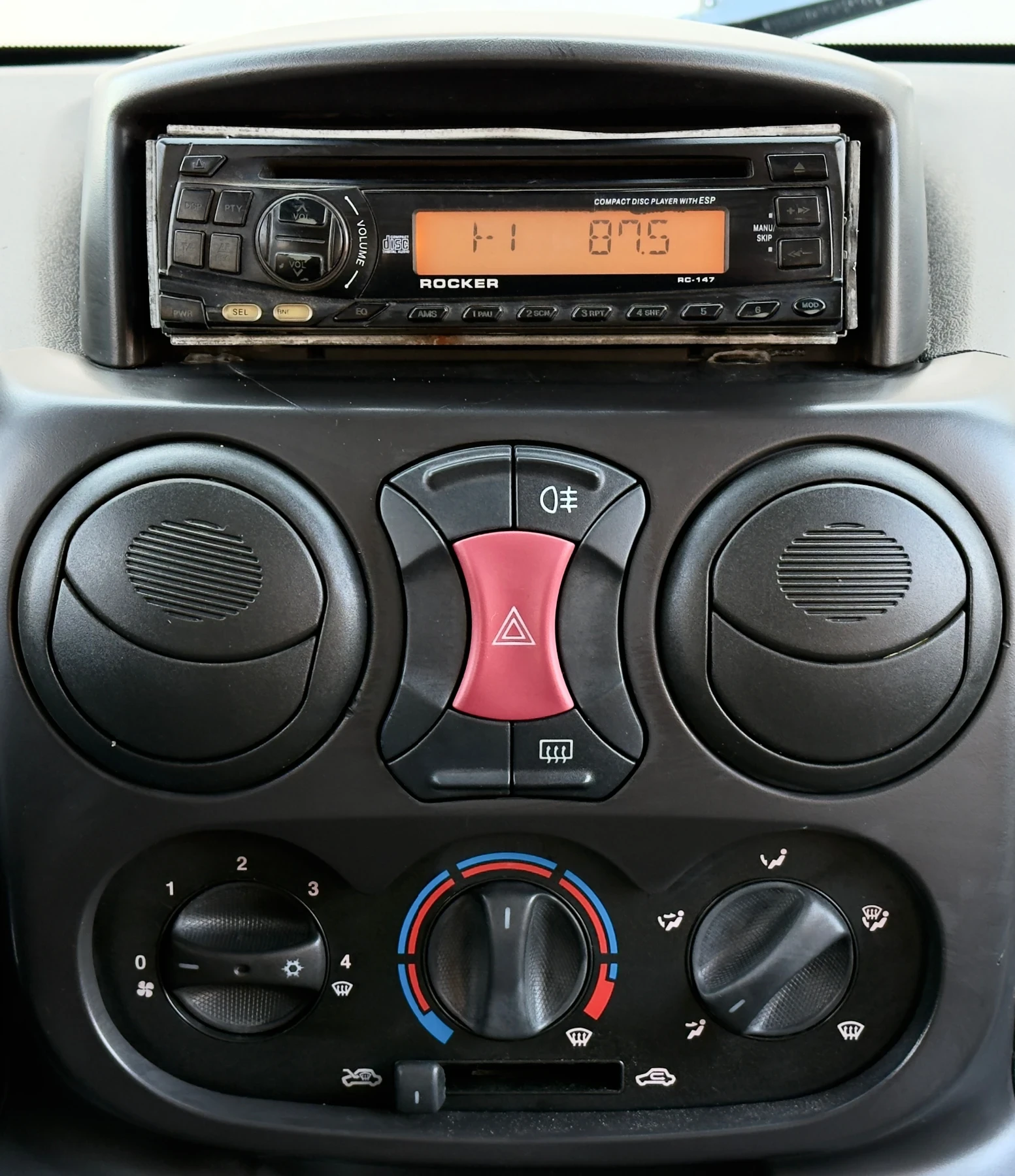 Fiat Doblo 1.9D 105hp, снимка 14 - Автомобили и джипове - 53749224