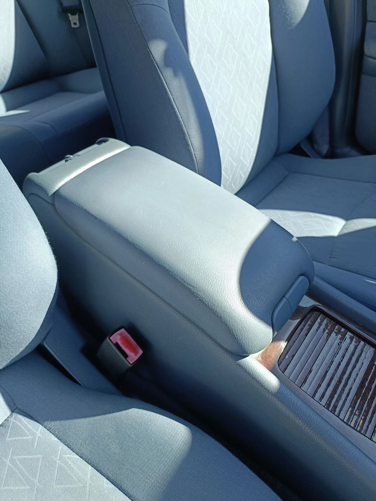 Mercedes-Benz C 180, снимка 11 - Автомобили и джипове - 53802751