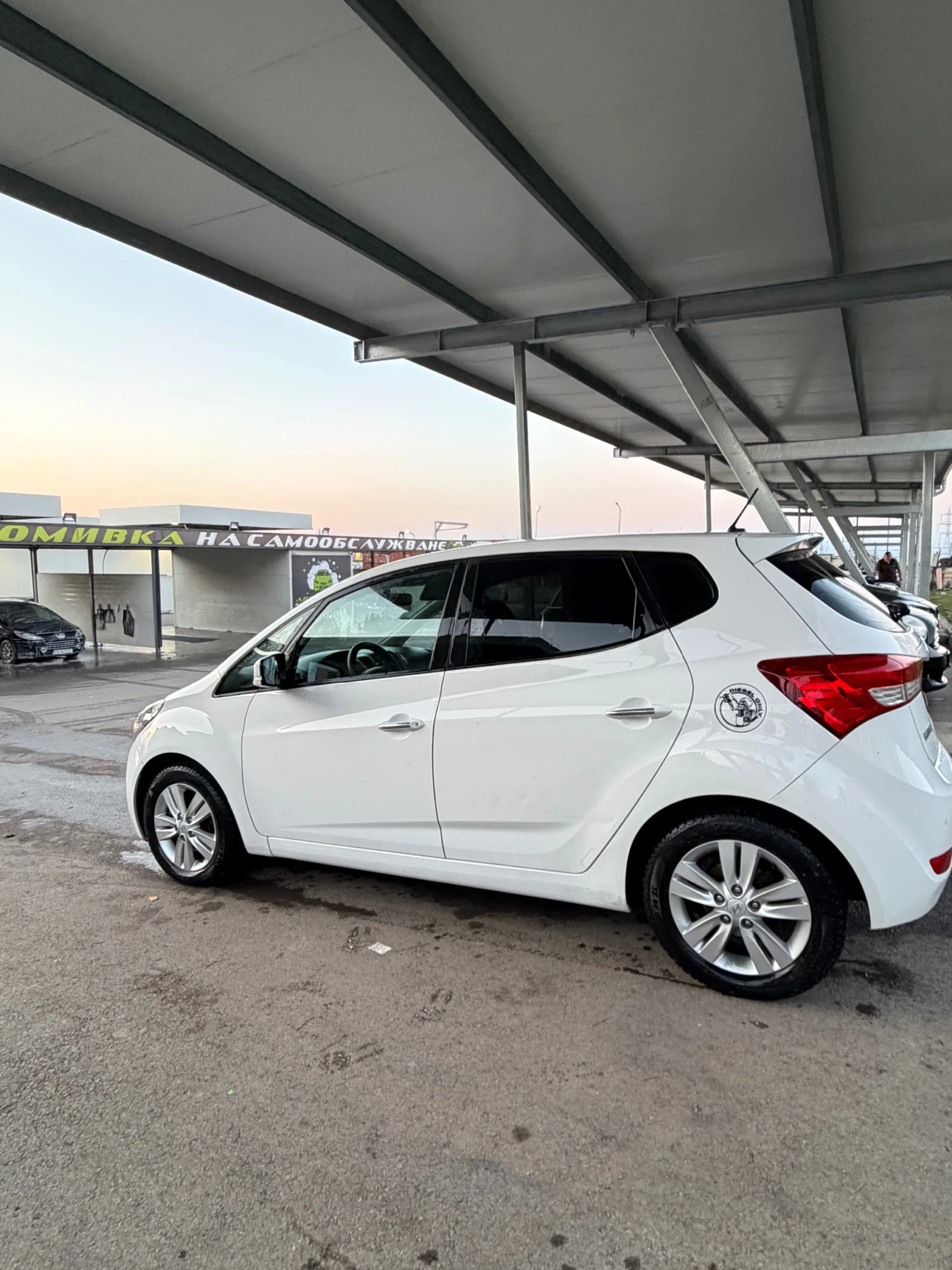 Hyundai Ix20, снимка 5 - Автомобили и джипове - 53850355