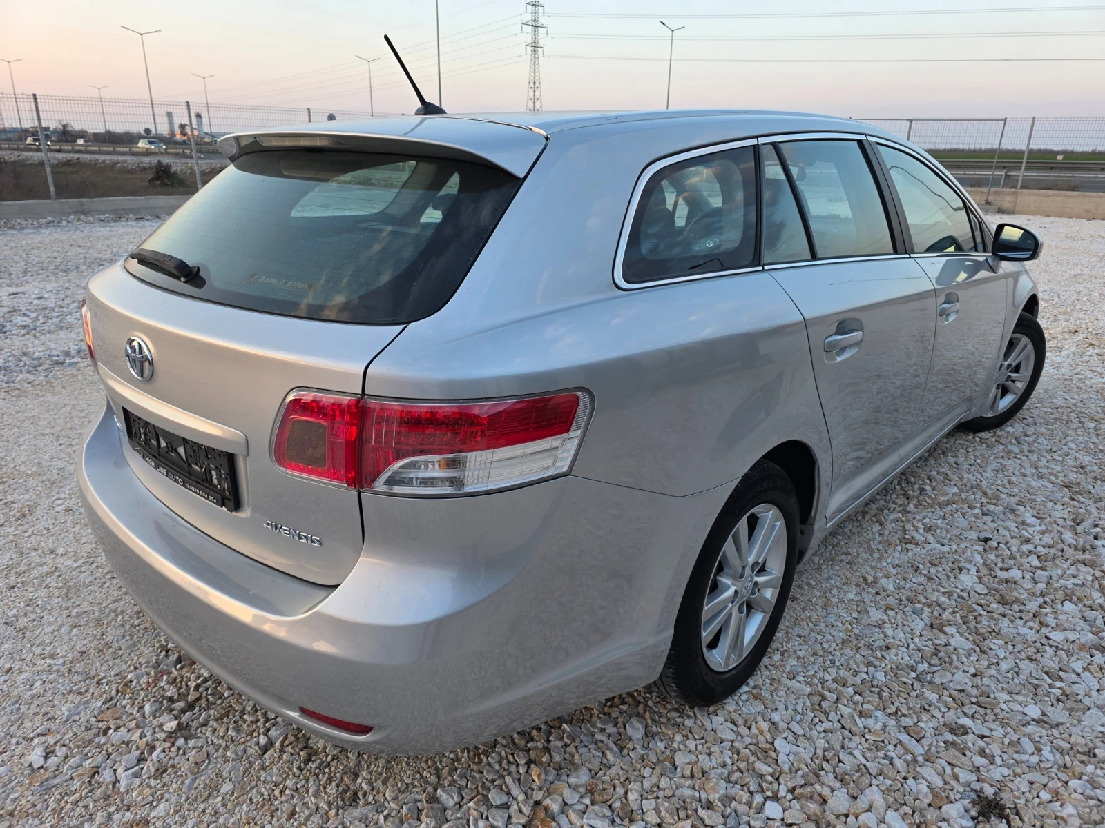 Toyota Avensis 1.8 Vvti ��������� 123�� �� | Mobile.bg � ����������� 4