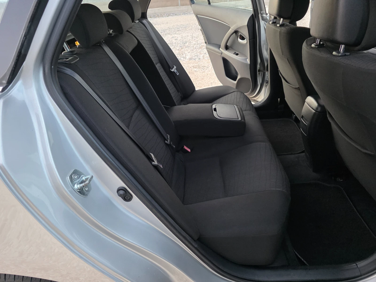 Toyota Avensis 1.8 Vvti ��������� 123�� �� | Mobile.bg � ����������� 9