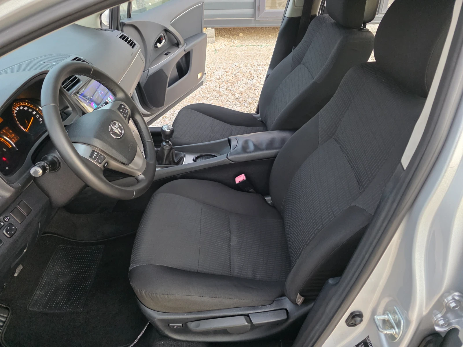 Toyota Avensis 1.8 Vvti ��������� 123�� �� | Mobile.bg � ����������� 6