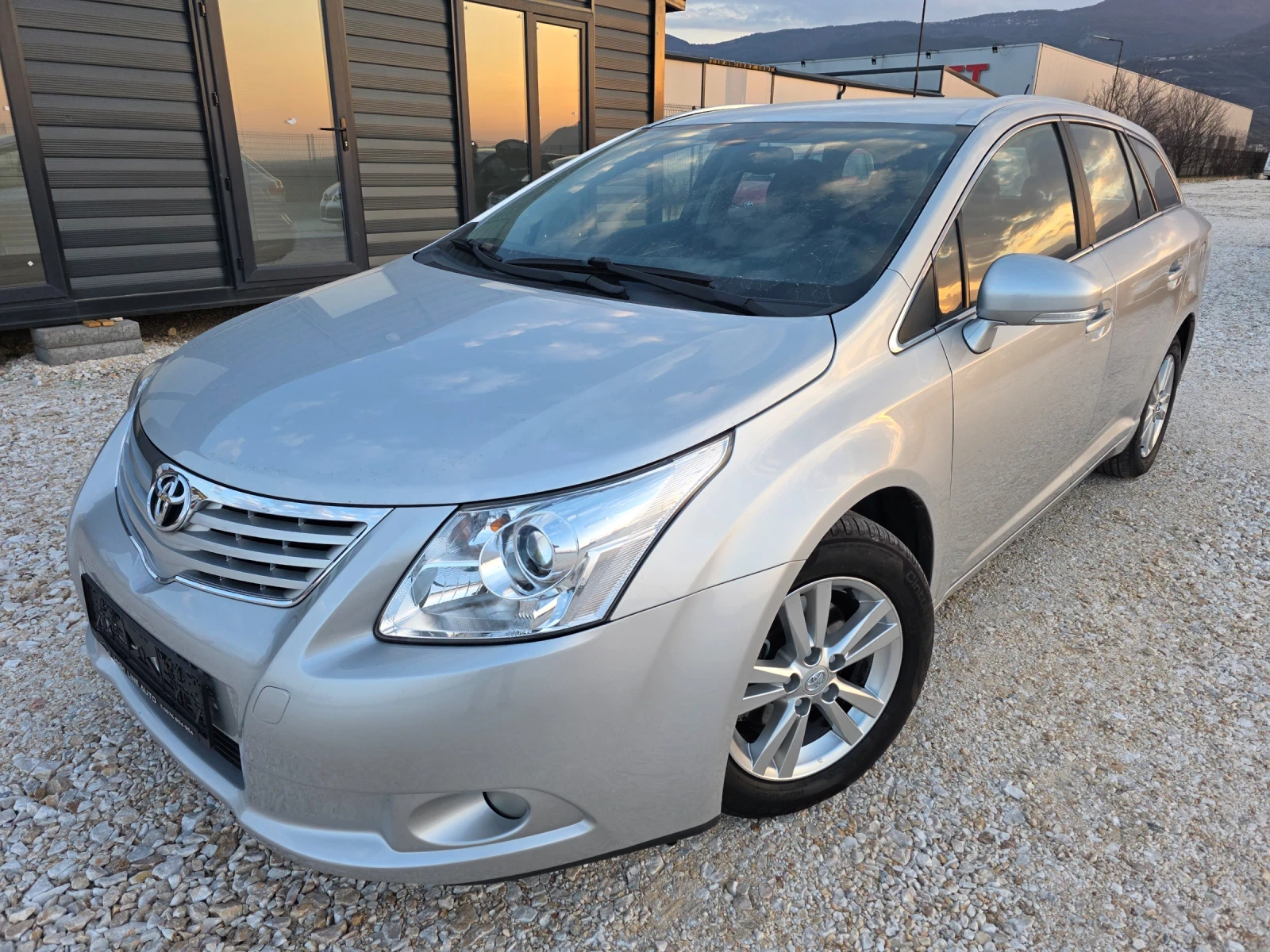 Toyota Avensis 1.8 Vvti Навигация 123хл км
