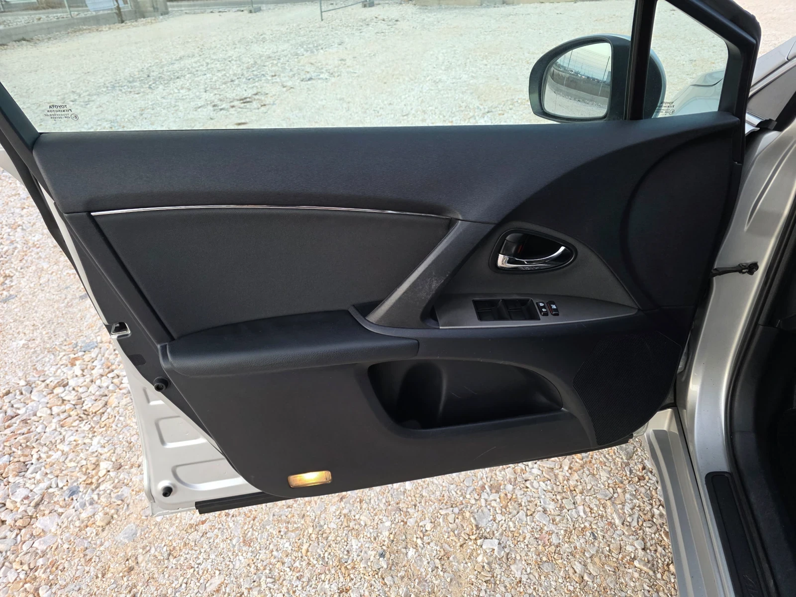 Toyota Avensis 1.8 Vvti ��������� 123�� �� | Mobile.bg � ����������� 5