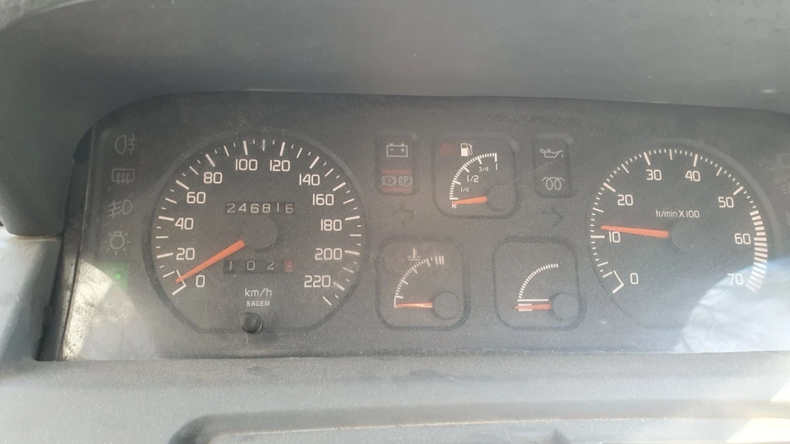 Renault Clio RT, снимка 8 - Автомобили и джипове - 53885914