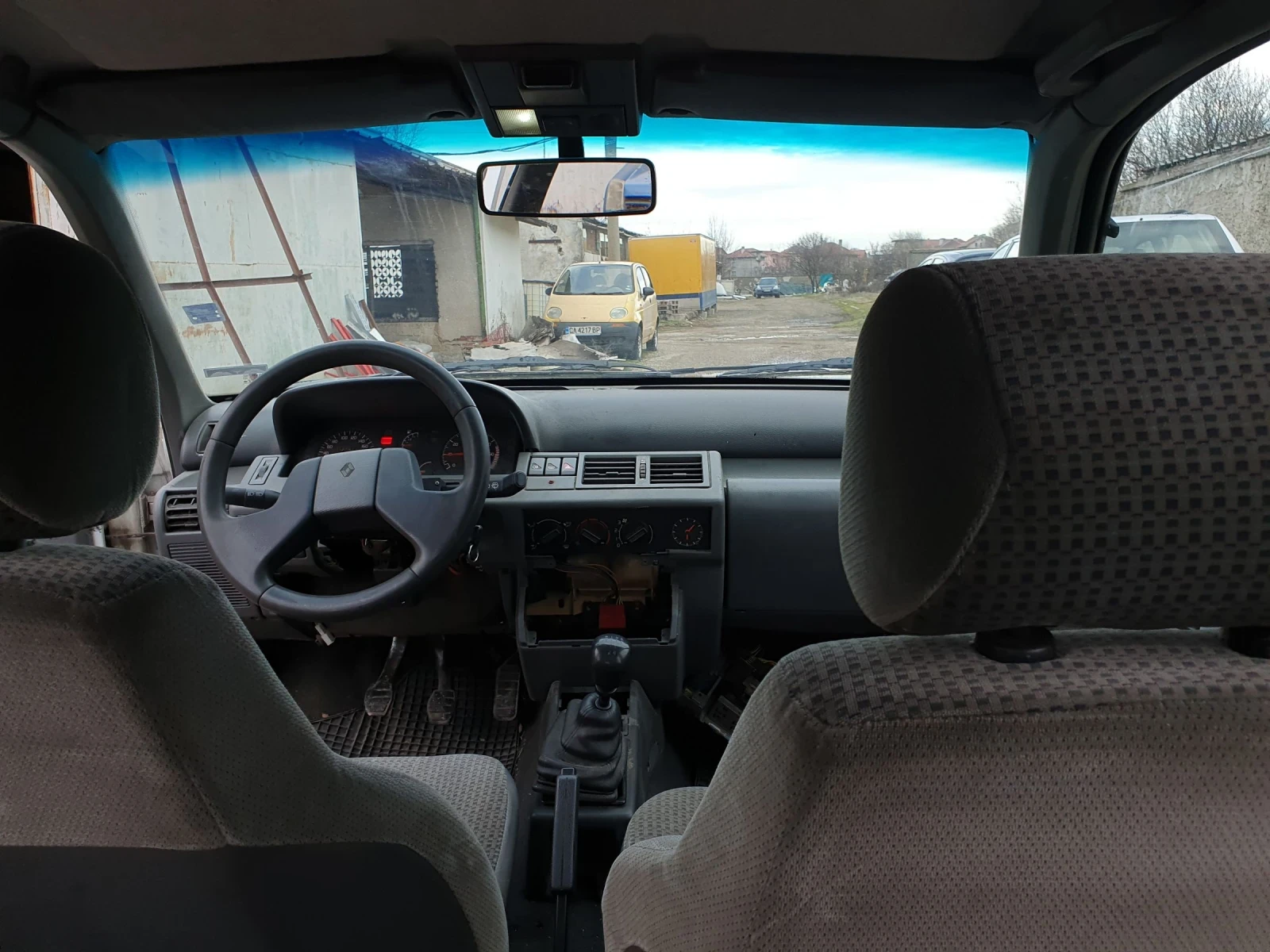 Renault Clio RT, снимка 6 - Автомобили и джипове - 53885914