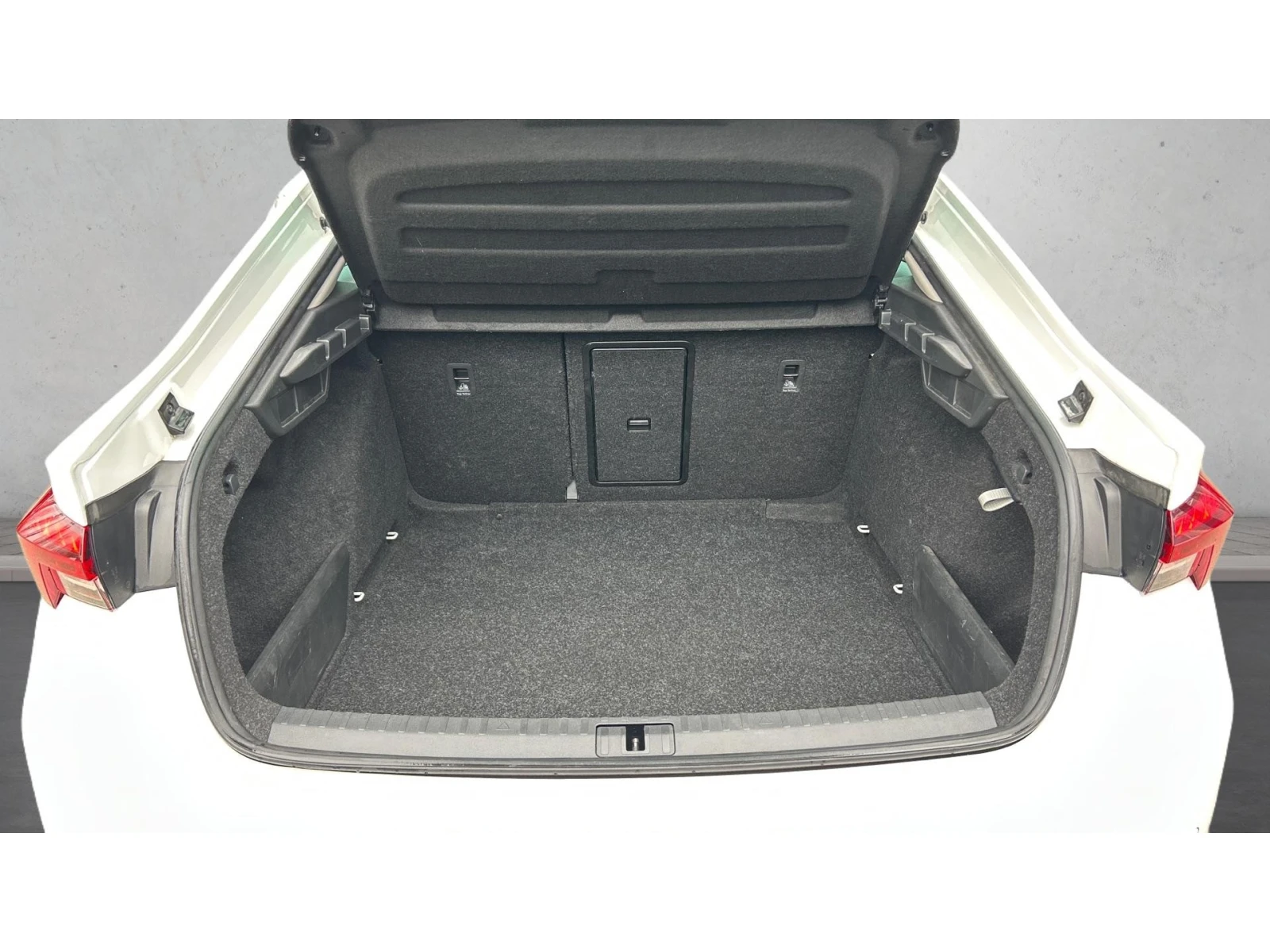 Skoda Octavia 2.0 TDi  M/T, Месечна вноска от 225  , снимка 10 - Автомобили и джипове - 54064719