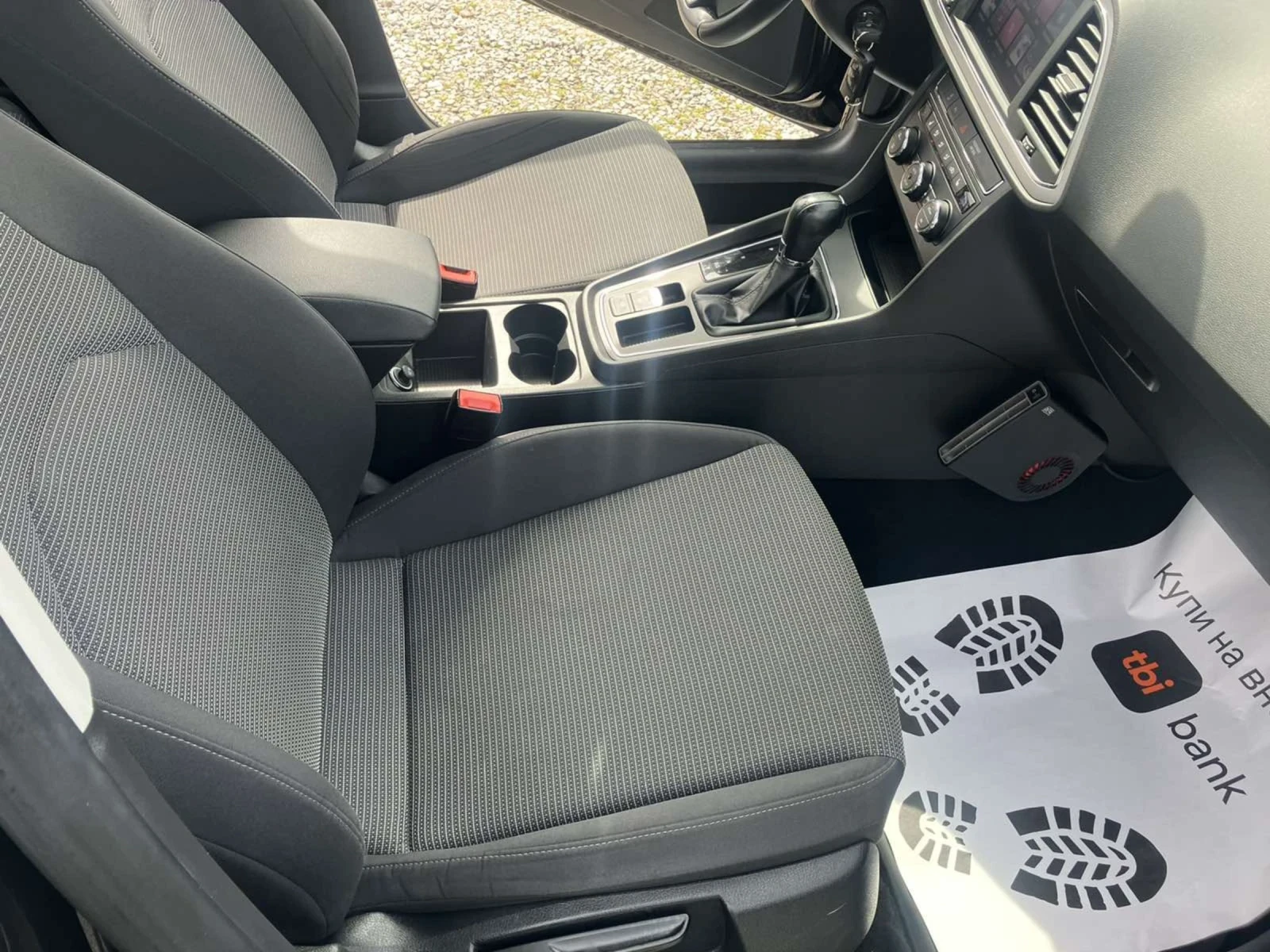 Seat Leon 1.5 TGI AUTOMATIK , снимка 11 - Автомобили и джипове - 54097404