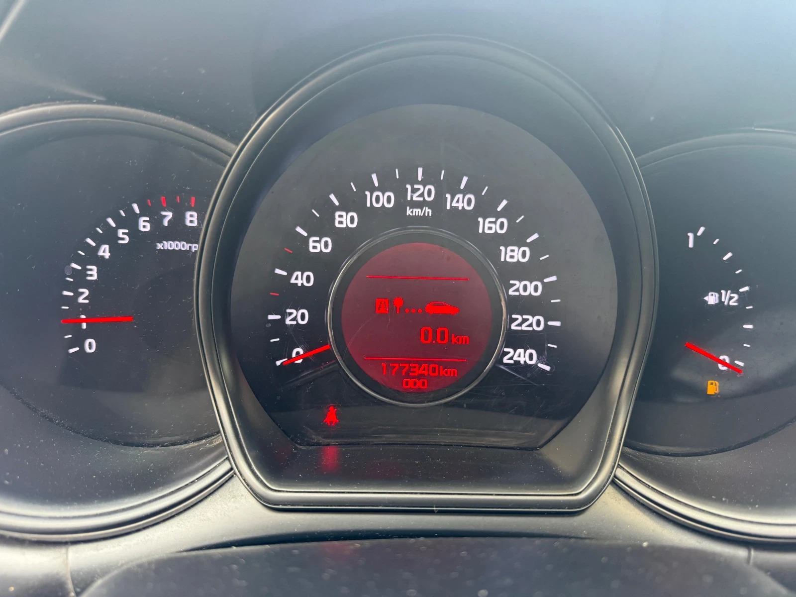 Kia Ceed Бензин , Сервизни документи !! , снимка 14 - Автомобили и джипове - 54175295