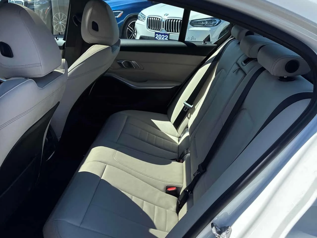 BMW 330 I XDRIVE ОТ ПРЕДСТАВИТЕЛСТВО* M SPORT* АМБИЕНТНО* , снимка 15 - Автомобили и джипове - 54234719