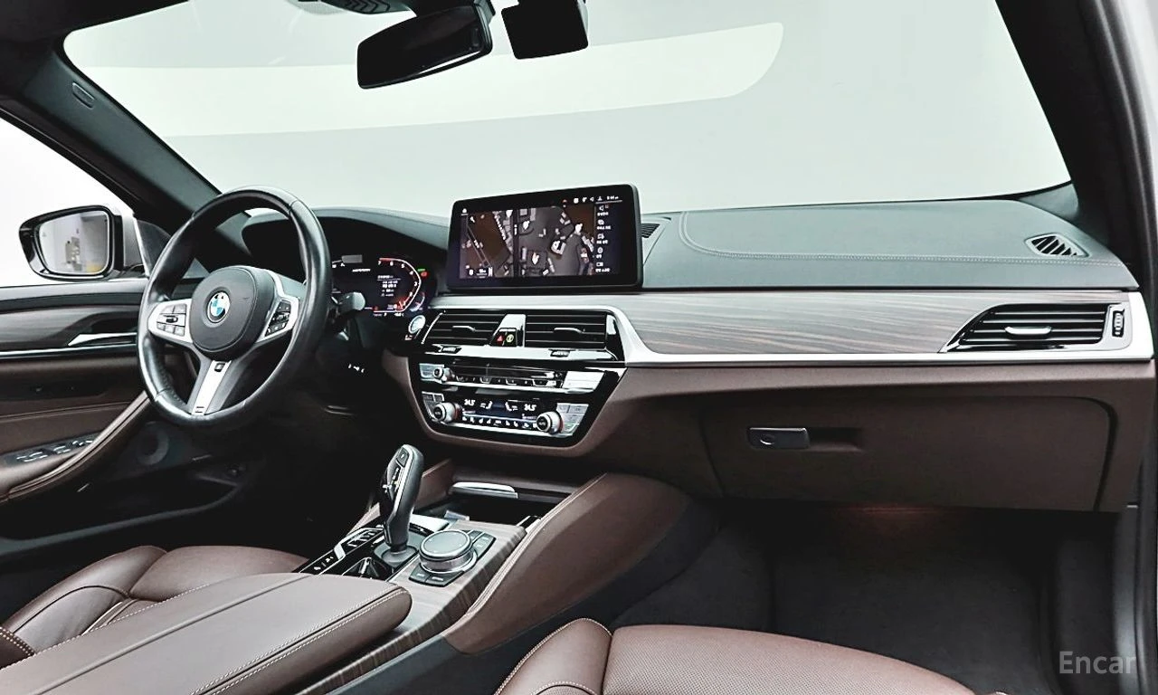 BMW 550 M* XDRIVE* LASER* DISTRONIC* HEADUP* 360* , снимка 5 - Автомобили и джипове - 54307311