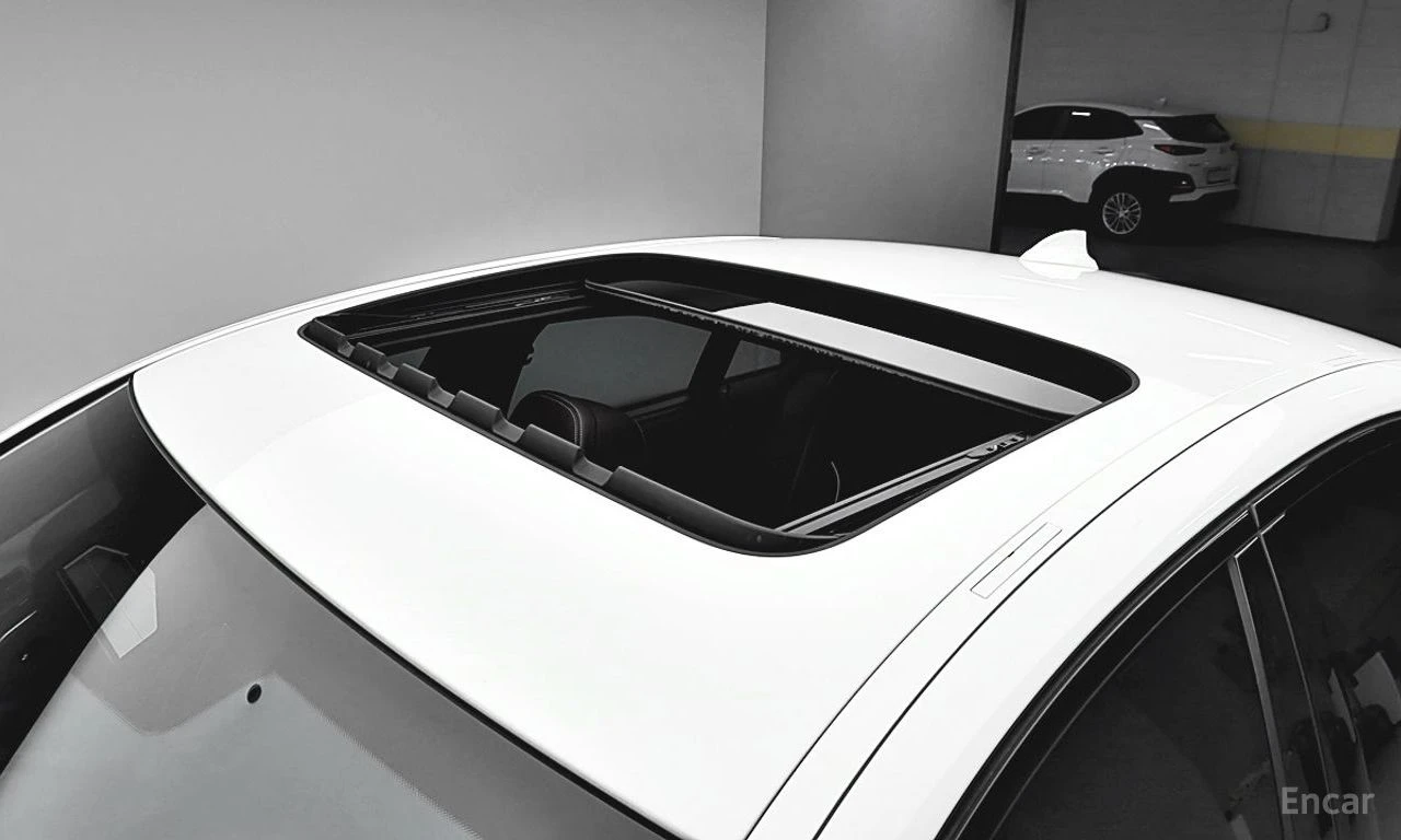 BMW 550 M* XDRIVE* LASER* DISTRONIC* HEADUP* 360* , снимка 4 - Автомобили и джипове - 54307311