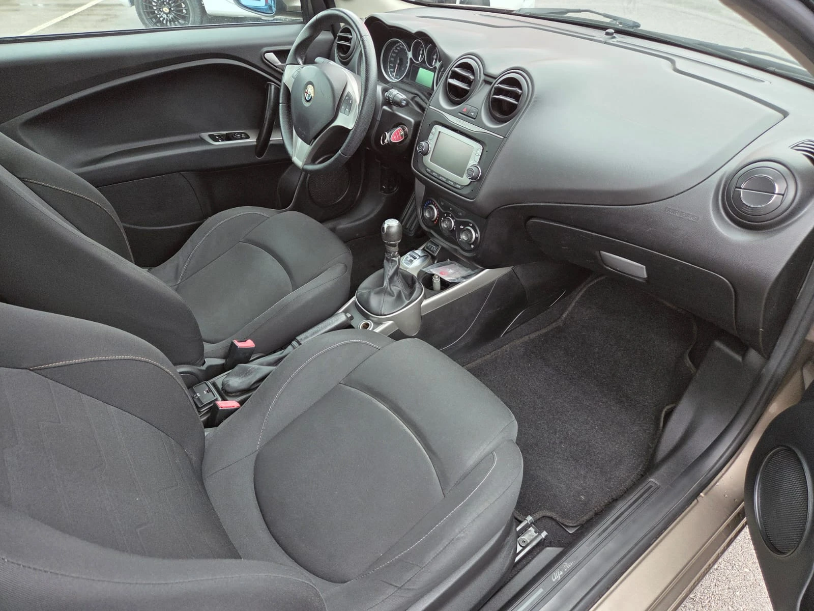 Alfa Romeo MiTo 1.4 turbo, снимка 8 - Автомобили и джипове - 54736271