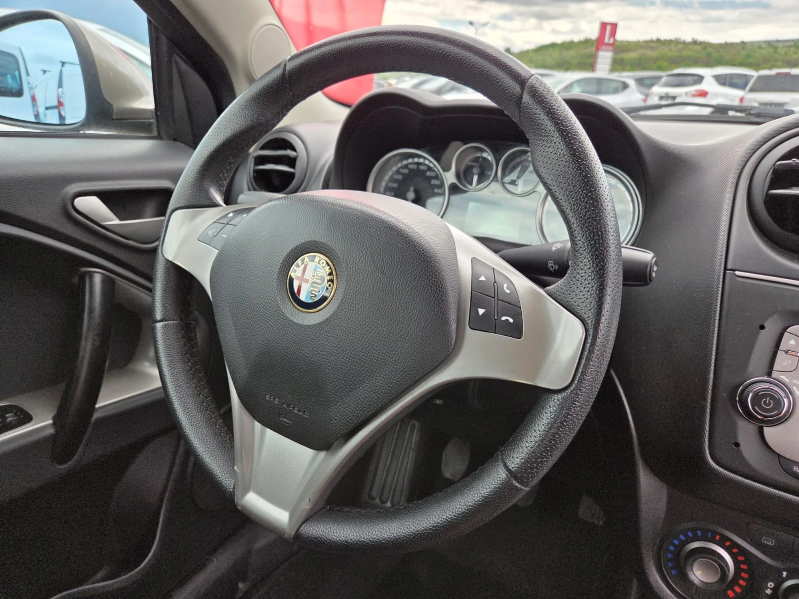 Alfa Romeo MiTo 1.4 turbo, снимка 10 - Автомобили и джипове - 54736271