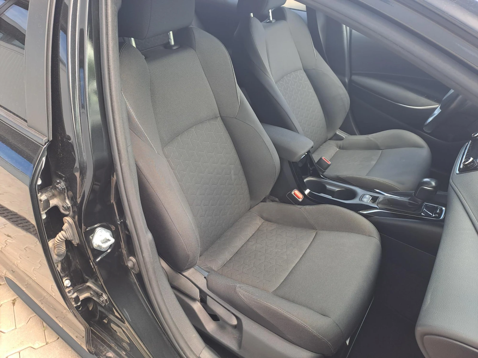 Suzuki Swace 1.8 GL+ HEV e-CVT, снимка 11 - Автомобили и джипове - 54765757