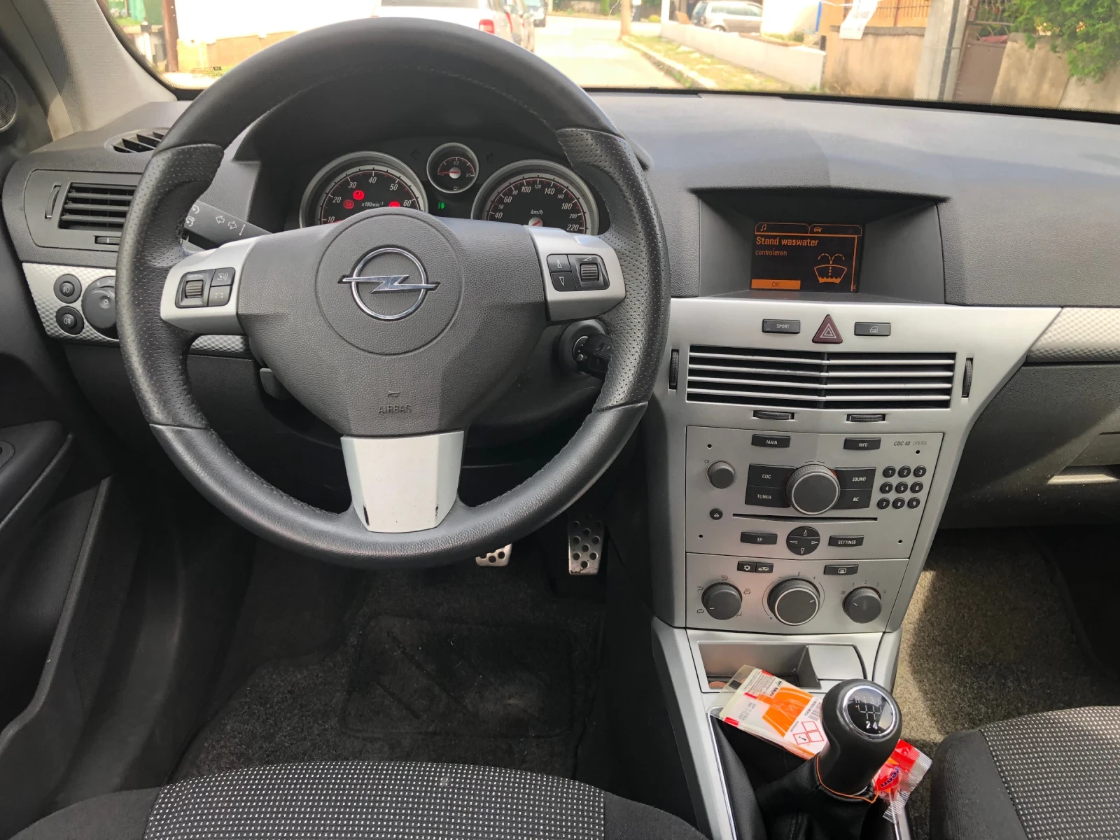 Opel Astra 1.6 105к.с. Sport, снимка 9 - Автомобили и джипове - 55126249