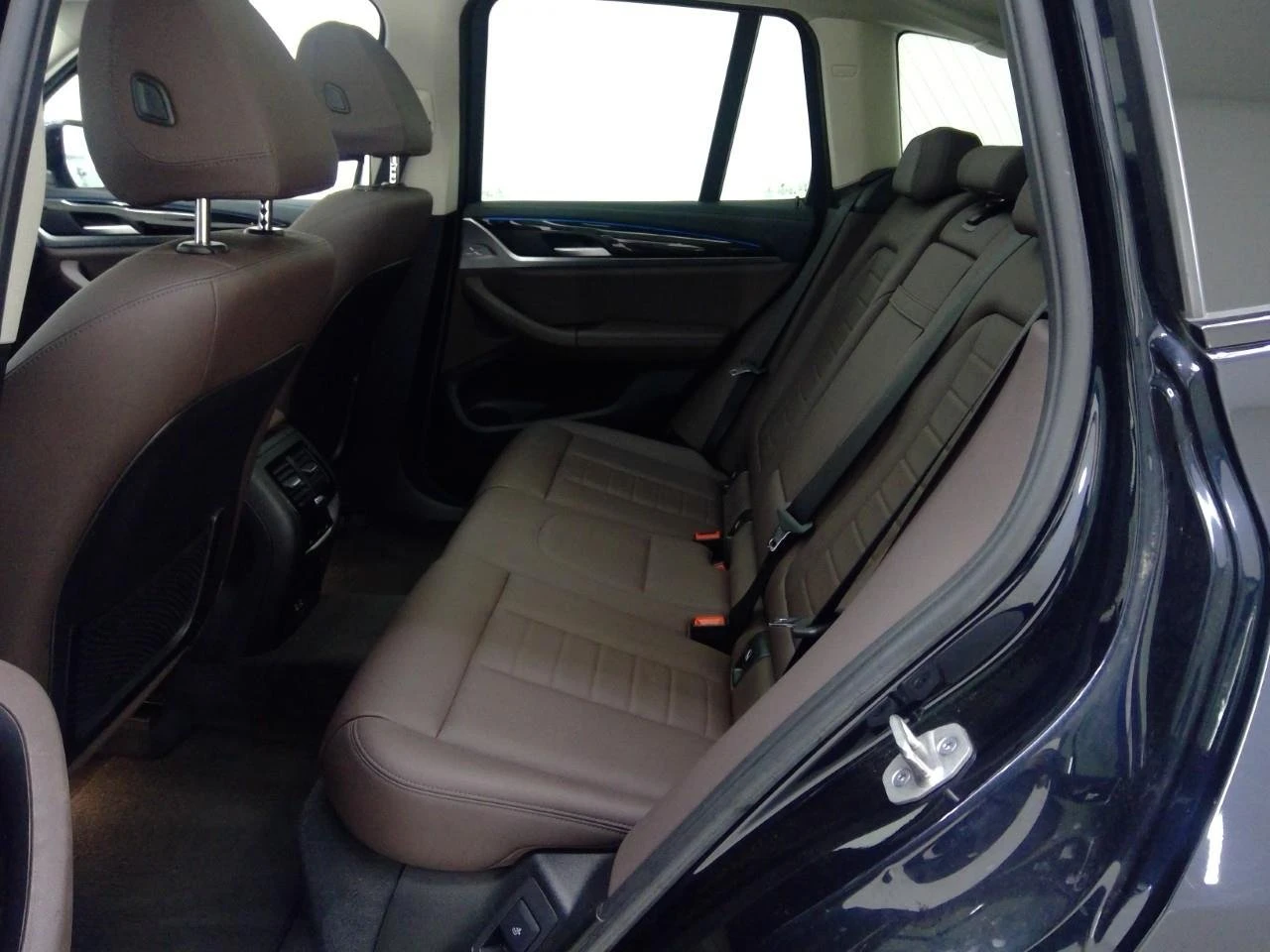 BMW iX3 SOH 97.5 | Mobile.bg � ����������� 6