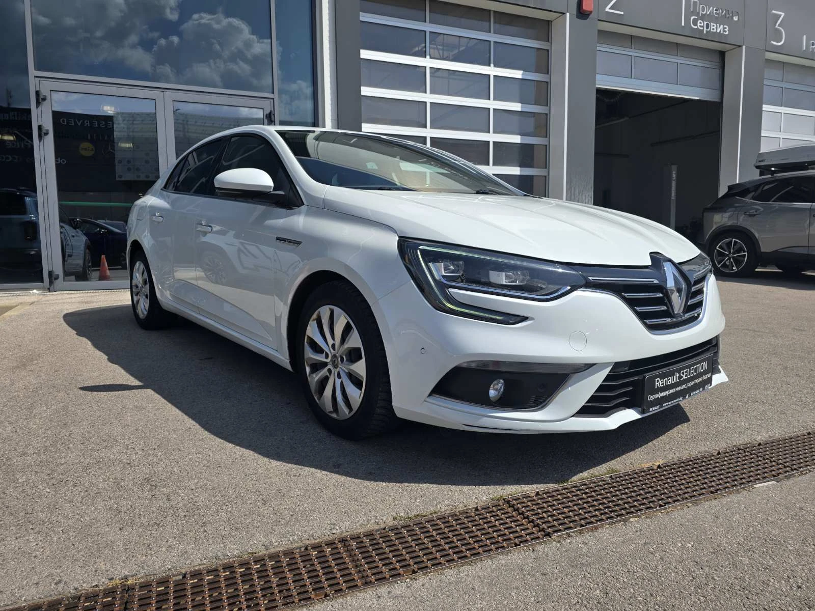 Renault Megane dCi 115 к.с. Дизел Stop & Start, снимка 2 - Автомобили и джипове - 56008230