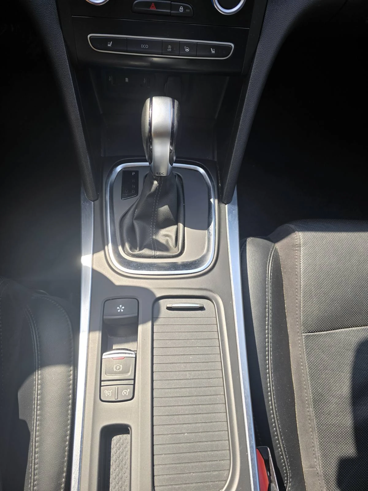 Renault Megane dCi 115 к.с. Дизел Stop & Start, снимка 10 - Автомобили и джипове - 56008230