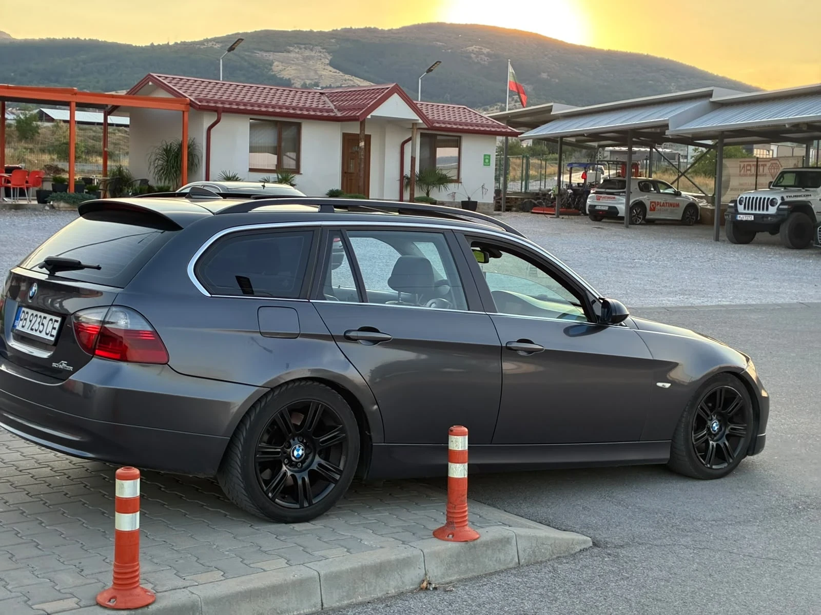 BMW 330, снимка 9 - Автомобили и джипове - 56161530