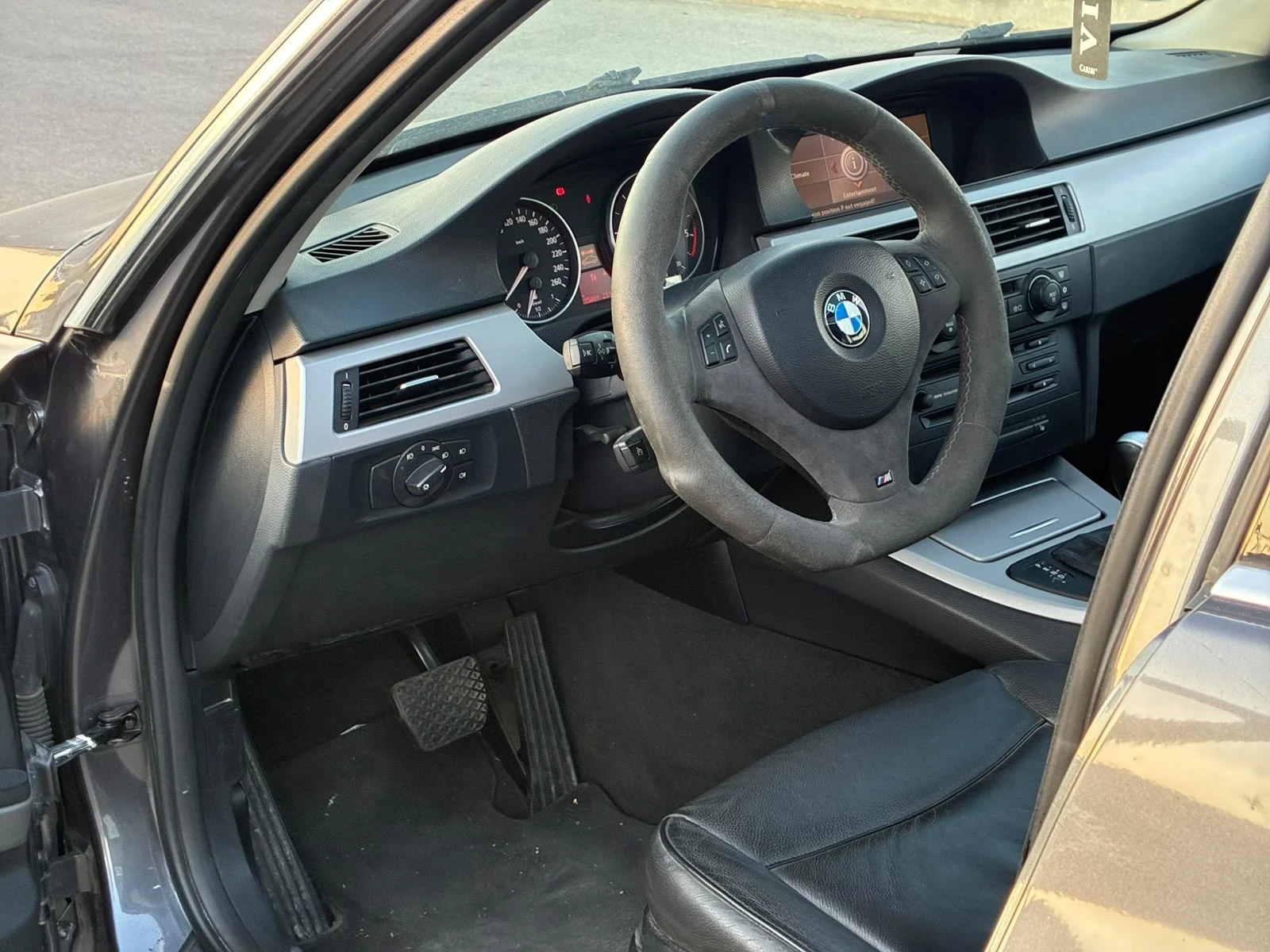 BMW 330, снимка 11 - Автомобили и джипове - 56161530