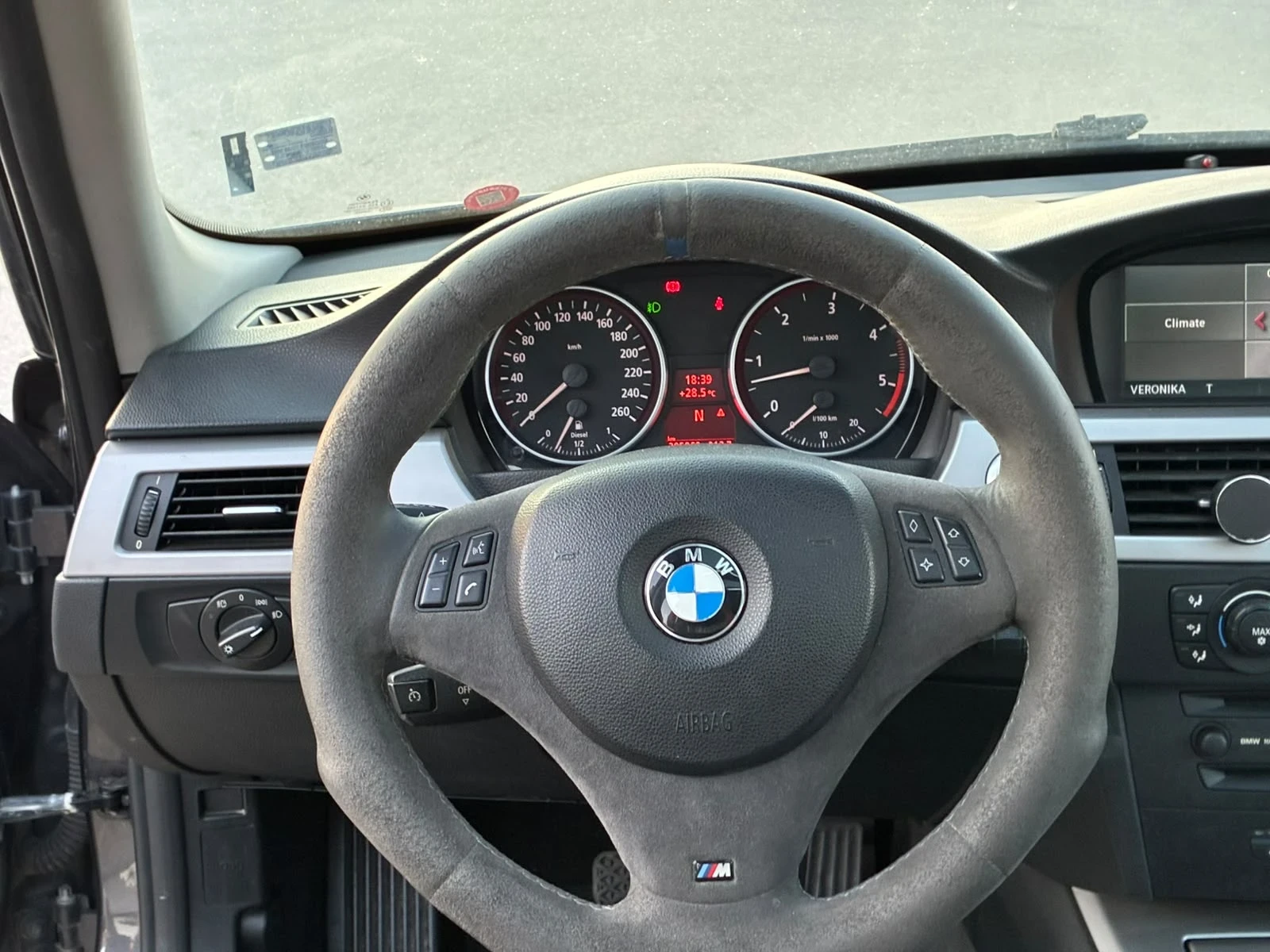 BMW 330, снимка 14 - Автомобили и джипове - 56161530