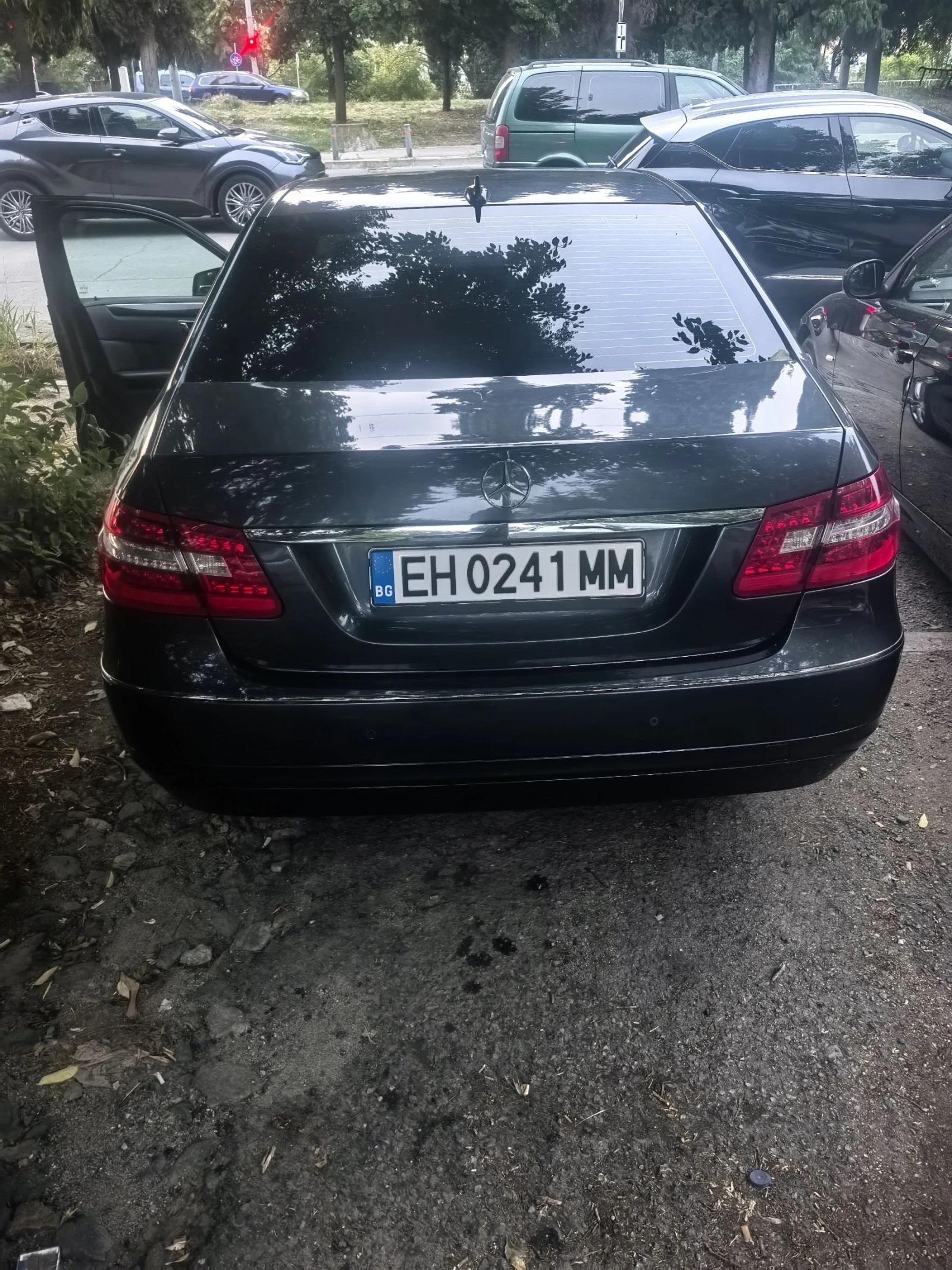 Mercedes-Benz E 220 2.2, снимка 4 - Автомобили и джипове - 56234321