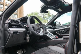 Lamborghini Urus DIS* HUD* ALCANTARA* PANO* B&O* PERFORMANCE* КРАЙН, снимка 9