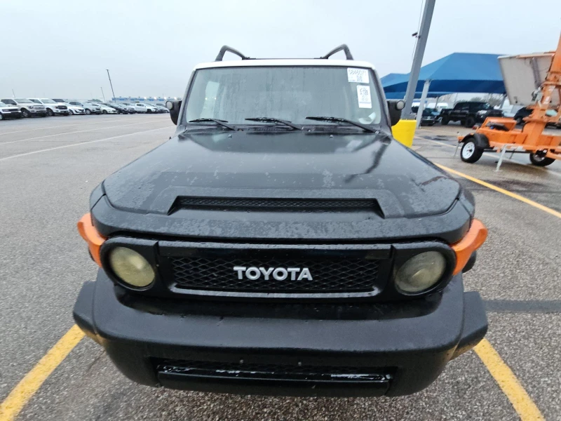 Toyota Fj cruiser КРАЙНА ЦЕНА ДО СОФИЯ, снимка 2 - Автомобили и джипове - 49109561