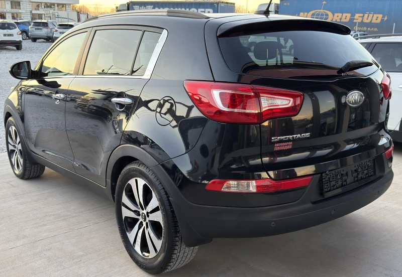 Kia Sportage 2.0CRDI, снимка 4 - Автомобили и джипове - 53108324