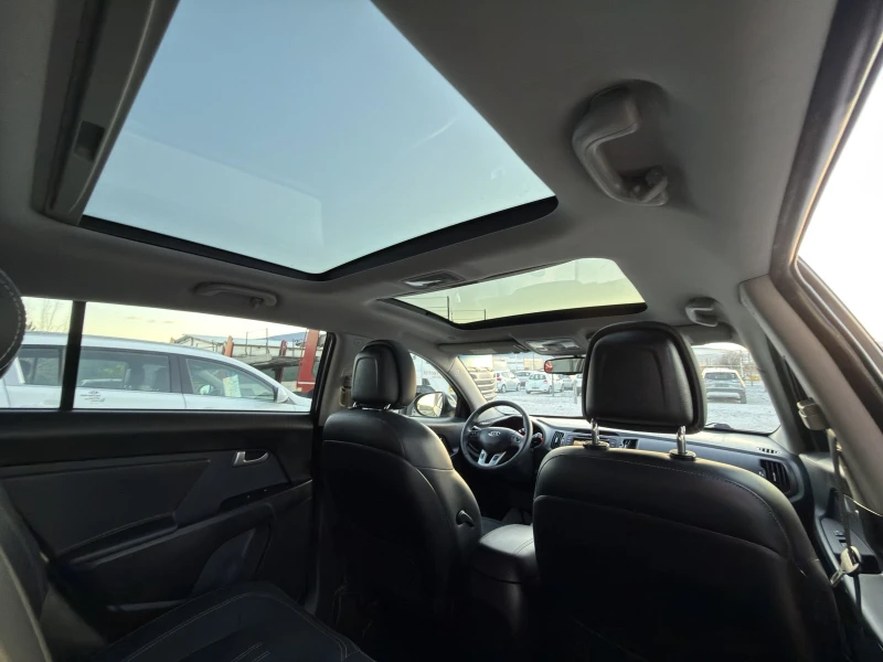 Kia Sportage 2.0CRDI, снимка 12 - Автомобили и джипове - 53108324
