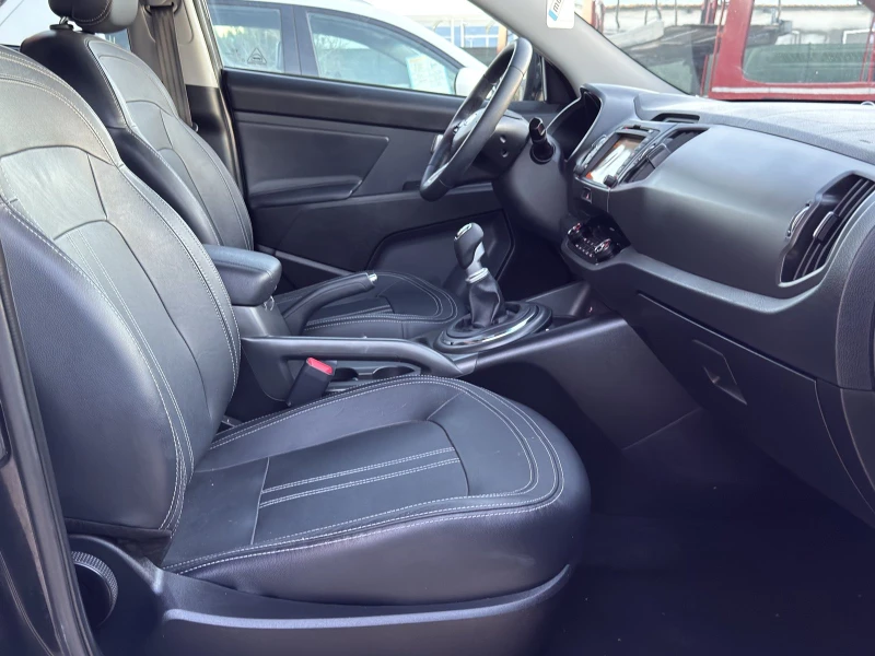Kia Sportage 2.0CRDI, снимка 14 - Автомобили и джипове - 53108324
