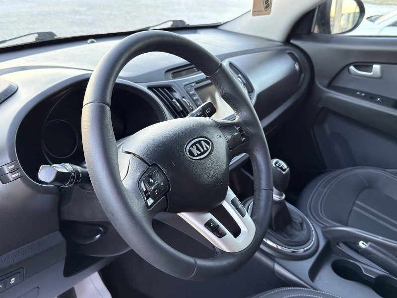 Kia Sportage 2.0CRDI, снимка 15 - Автомобили и джипове - 53108324
