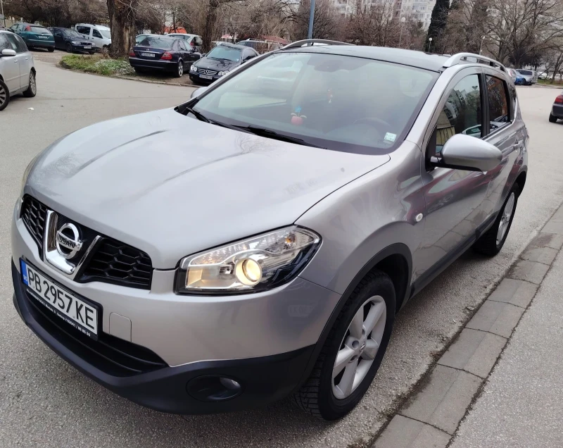 Nissan Qashqai 2.0i Facelift Navi Kamera Panorama, снимка 3 - Автомобили и джипове - 53142938