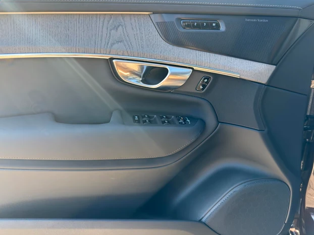 Volvo Xc90 B5 AWD Plus Bright = NEW = 7 Seats Гаранция - изображение 5