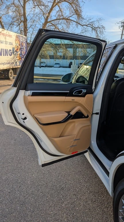 Porsche Cayenne * S* БЕЗ ЗАБЕЛЕЖКИ* ОБДУХВАНЕ* ПАНОРАМА* ДВА КЛЮЧА, снимка 13 - Автомобили и джипове - 53398300